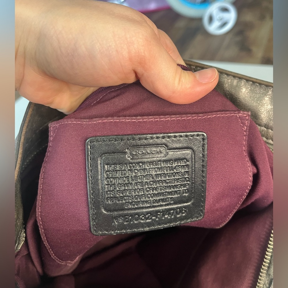 Coach - Metallic Silver Zoe Hobo bag 2010 - Picture 6 of 8